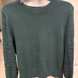 Evereve Women's Green Sweater with crochet sleeves